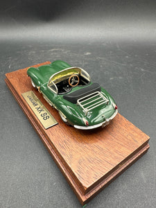 1:43 AutoArt Jaguar XKSS in Display Case