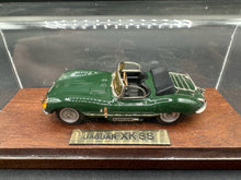 1:43 AutoArt Jaguar XKSS in Display Case