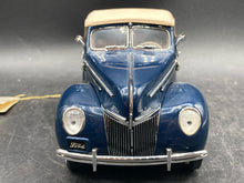 Franklin Mint 1/24 1939 Ford Deluxe Convertible Die Cast
