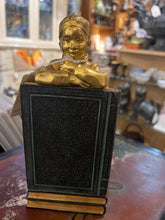 Bookend