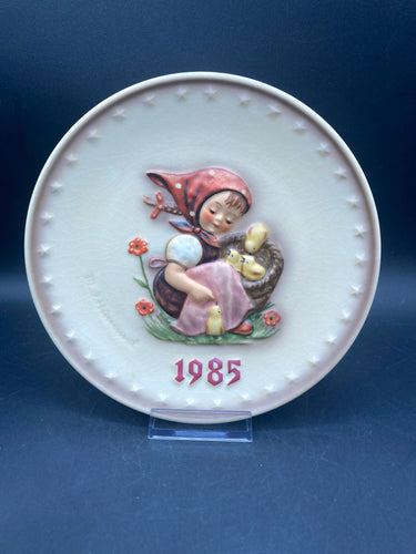Hummel 1985 Bas Relief Annual Plate
