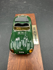 1:43 AutoArt Jaguar XKSS in Display Case