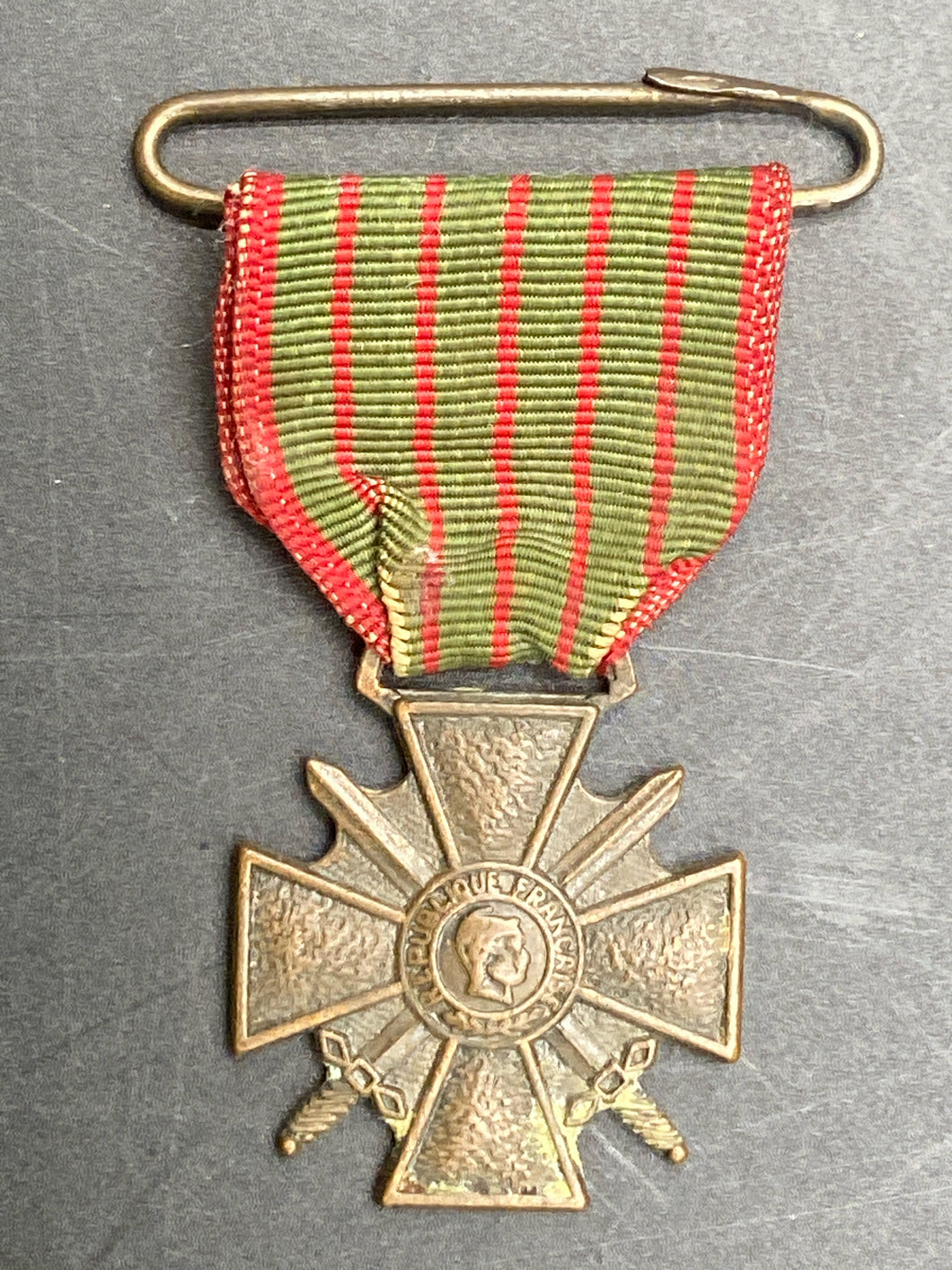 WWII French croix de guerre medal