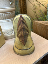 Shell Bookend