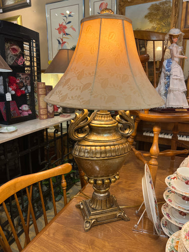 Gold/Silver Urn Style Lamp