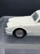 Corgi Toys 1/43 Jaguar 2.4 Litre Saloon Die Cast