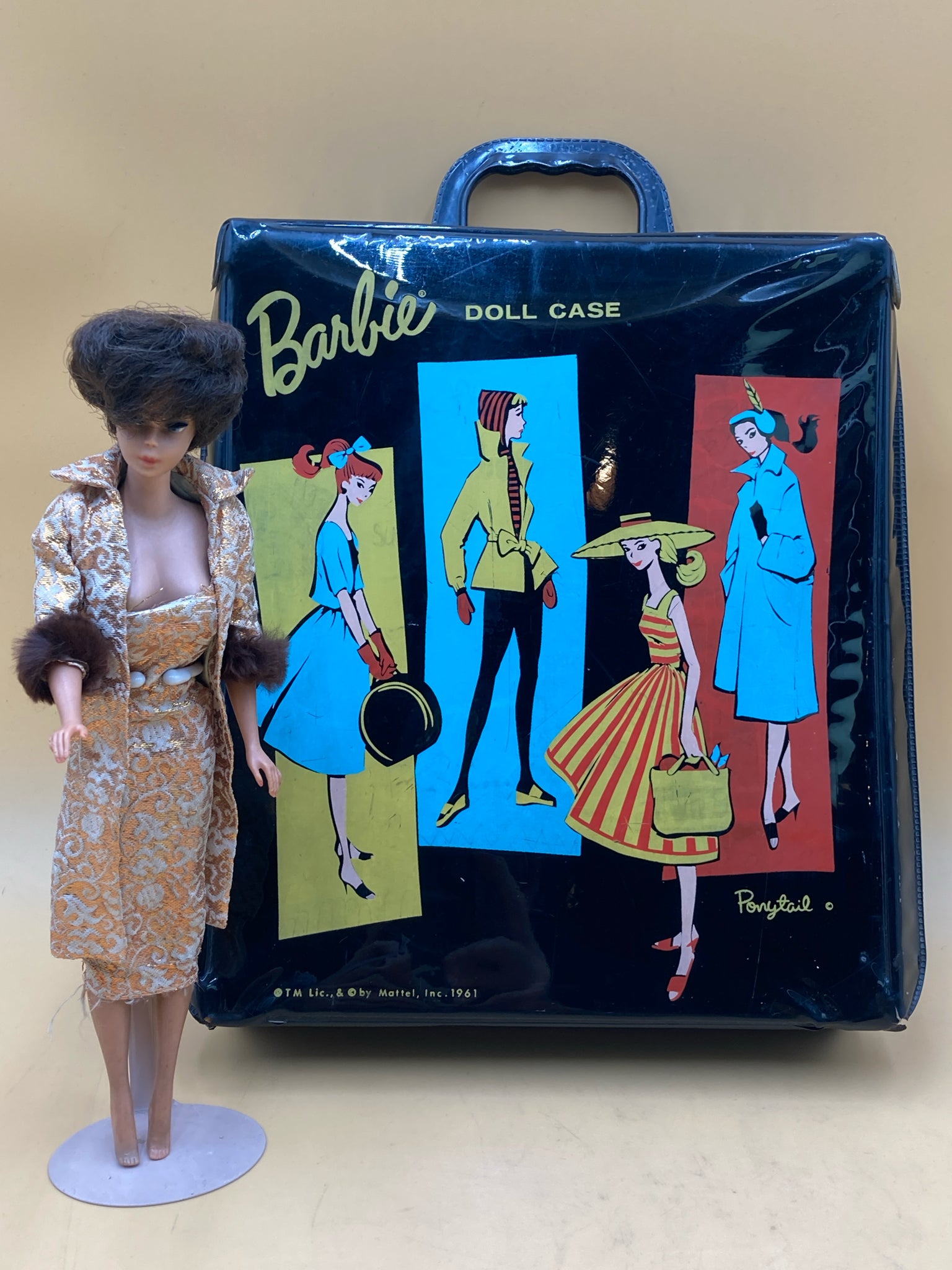 1959 Bubble Cut Evening Splendor Barbie Doll #850 & 1961 Barbie Doll Case