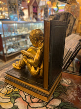 Bookend