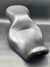 Harley Davidson genuine Leather Dyna Seat 2015