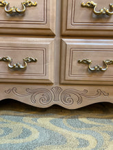 Dresser With tri-mirror