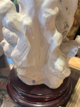 Statue - view 6