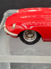 Milestone Miniatures Jaguar Model Series 1/43 1973 Jaguar E-Type V12 JW1