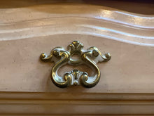 Dresser With tri-mirror