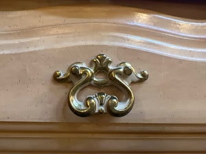 Dresser With tri-mirror