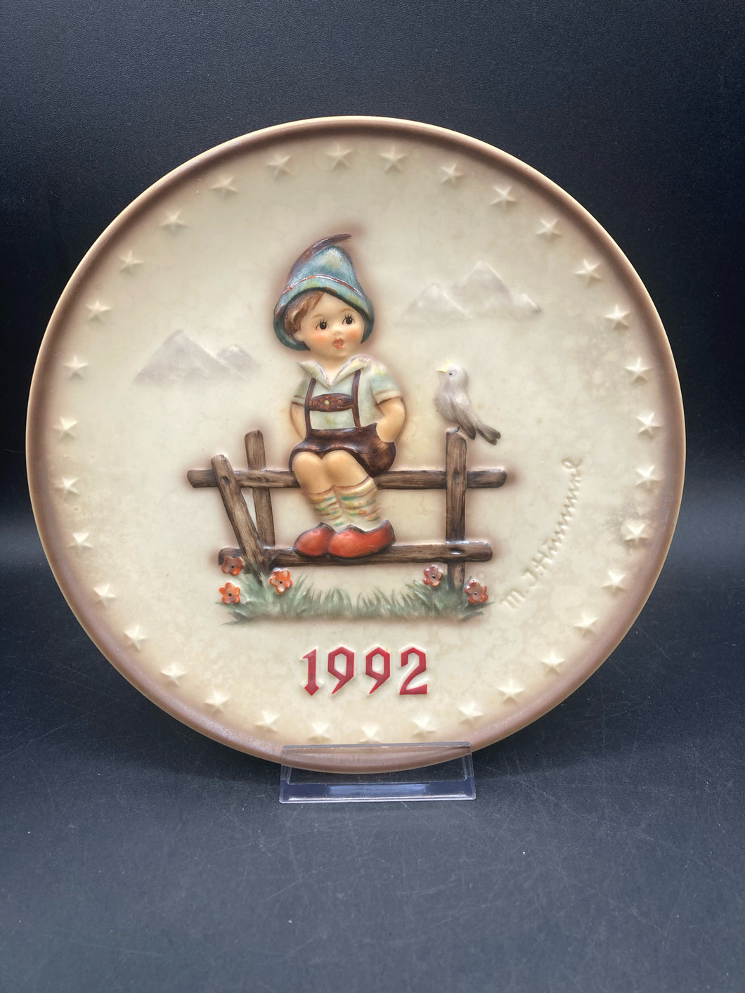 Hummel 1992 Annual Bas Relief Plate