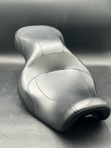 Harley Davidson genuine Leather Dyna Seat 2015