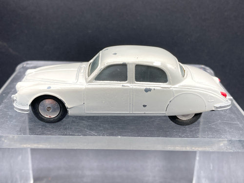 Corgi Toys 1/43 Jaguar 2.4 Litre Saloon Die Cast