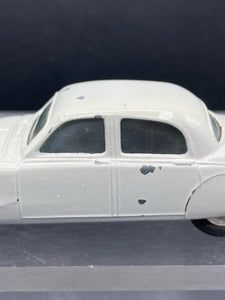 Corgi Toys 1/43 Jaguar 2.4 Litre Saloon Die Cast
