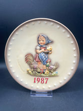 Hummel 1987 Annual Bas Relief Plate