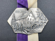 Vintage 1983 Volkswandertag Alte Muhle German Hiking Medal - view 2