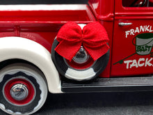 Franklin Mint Limited Edition 1/24 1940 Ford Pickup Christmas Truck Die Cast