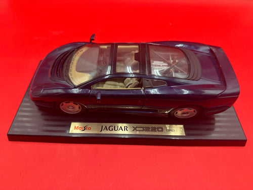 Maisto Jaguar XC220 1/18 Diecast