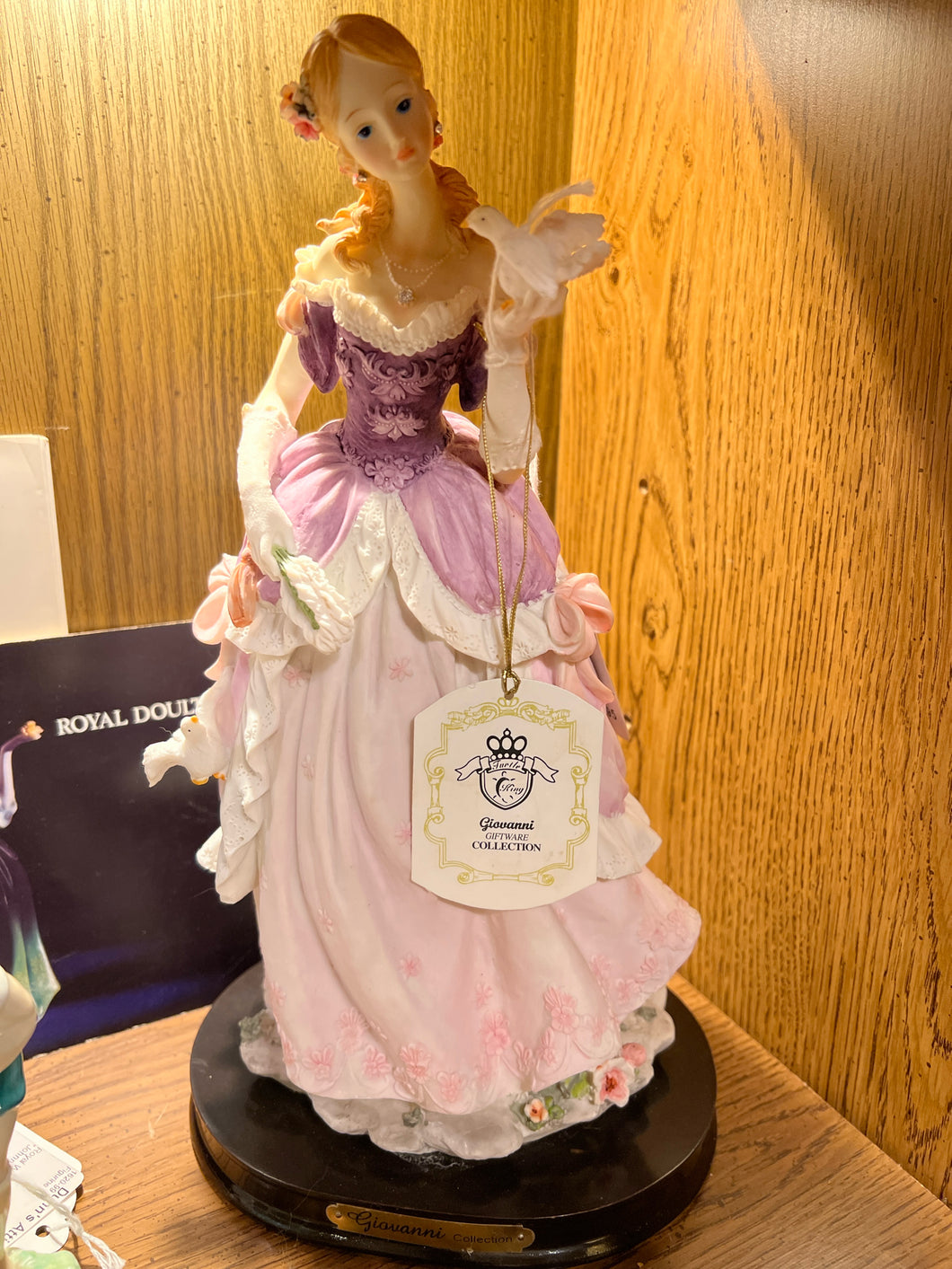 Giovanni Collection Resin 13'' Girl Figurine Statue