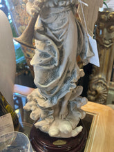 Statue - view 3