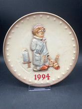 Hummel 1994 Annual Bas Relief Plate