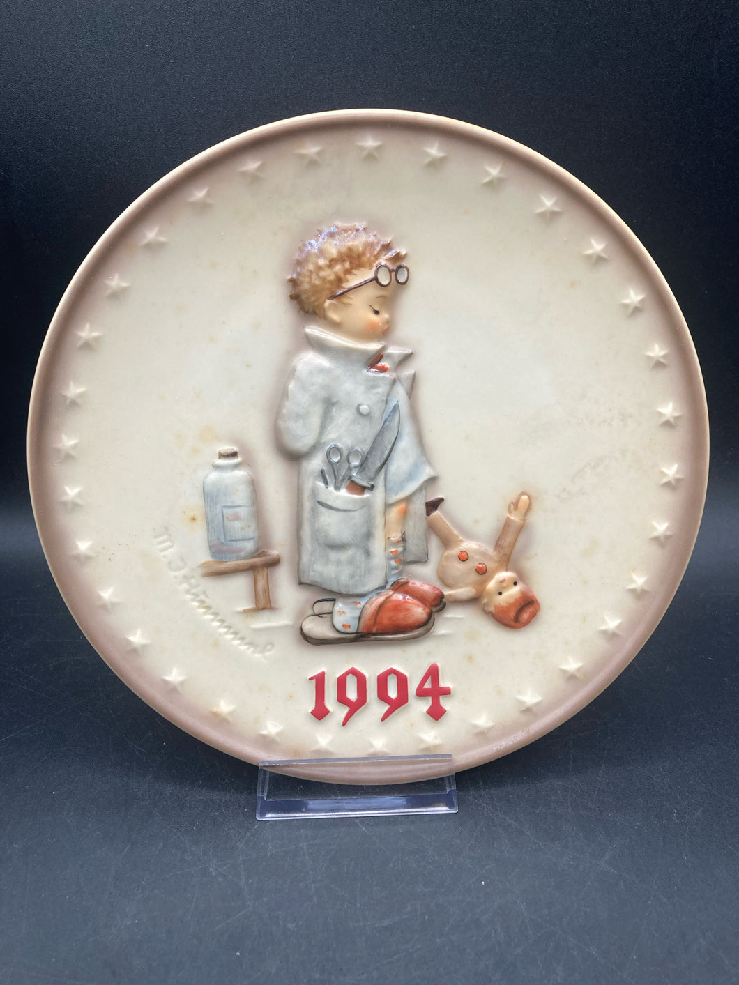 Hummel 1994 Annual Bas Relief Plate