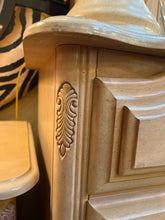 Dresser With tri-mirror