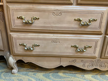 Dresser With tri-mirror