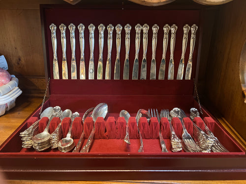 Godinger Grand Master Flatware 85 Piece Service for 16 with case