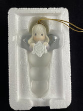2001 "Angel Snowflake Hanging Ornament" Precious Moments