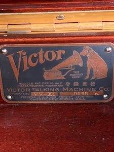 Victrola VV-IX Hand Crank Record Player
