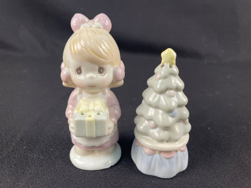 Precious Moments Christmas Salt & Pepper Shakers
